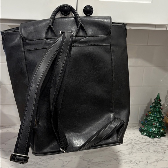 Matt & Nat Backpack - Picture 7 of 10